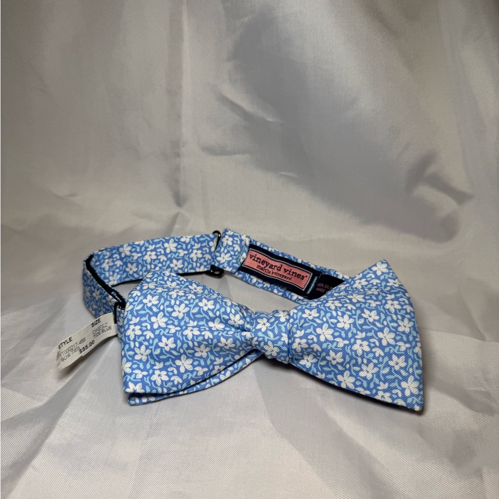 Vineyard Vines Blue and White Floral Bow Tie 100% Silk